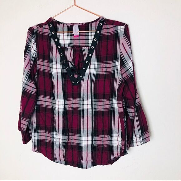 🌵12/$25 EUC No Boundaries Plaid Criss Cross Top Jr - Picture 2 of 6